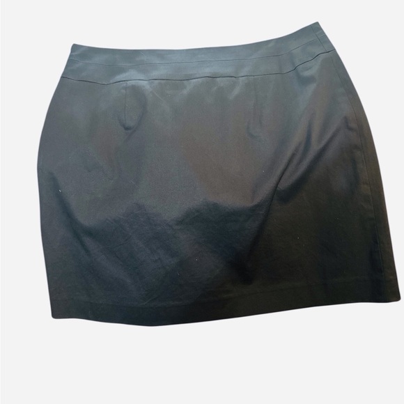 Banana Republic Black Skirt - Picture 2 of 3